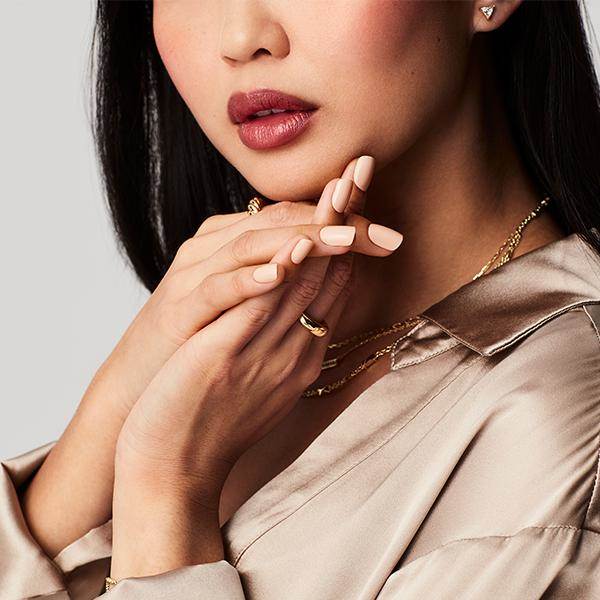 SMALTO CND VINYLUX Cuddle Up